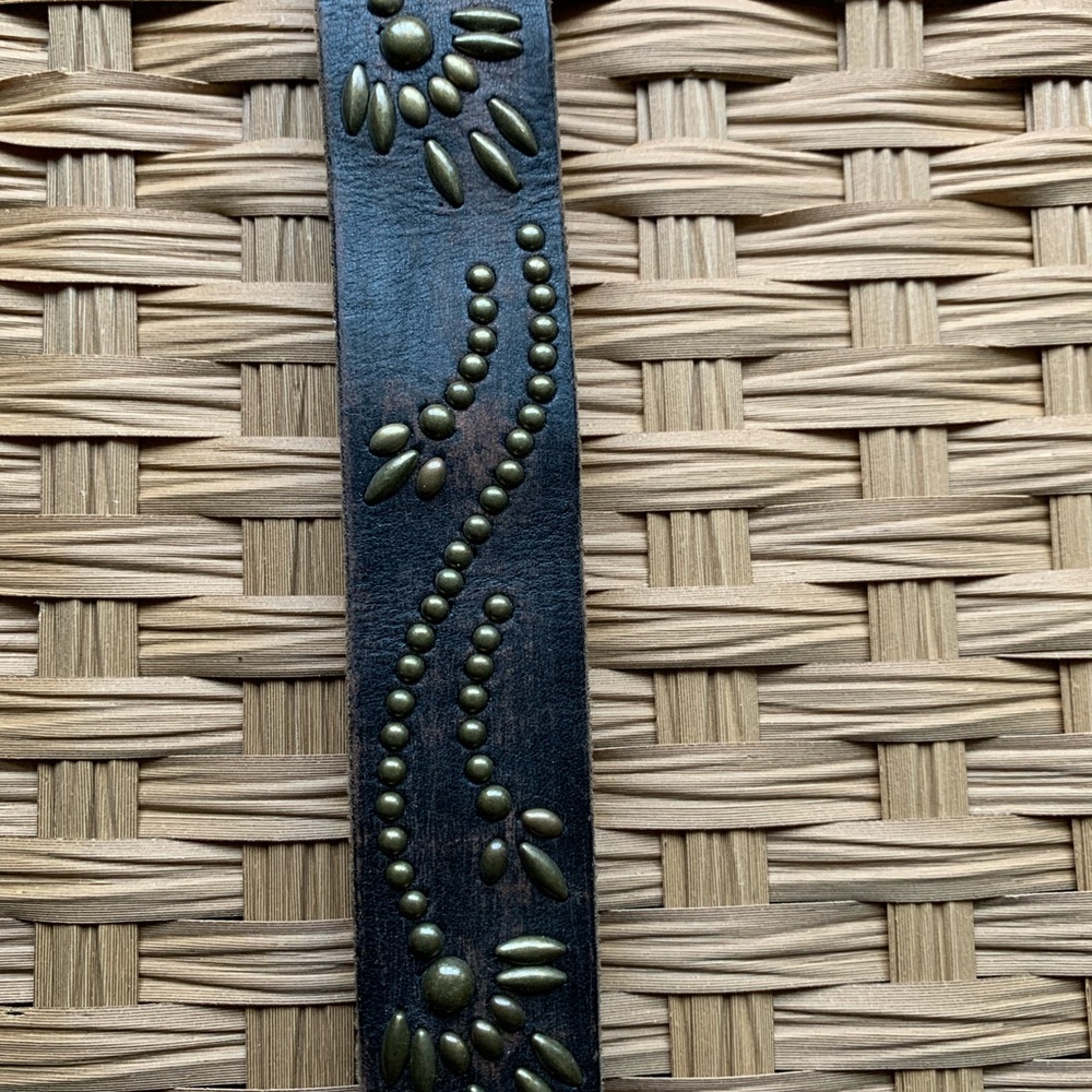 Bed-Stu, women’s Brown Leather Belt with Brass Accents, size Medium. - Picture 4 of 10